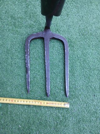 Tridente antiguo de forja RESTAURADA