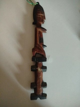 Flauta africana madera figura humana