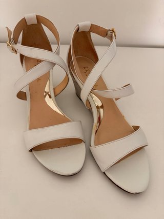 Sandalias cuña blancas