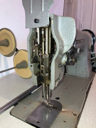 Máquina de coser SEIKO triple arrastre