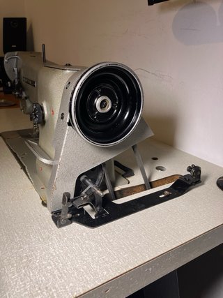 Máquina de coser SEIKO triple arrastre