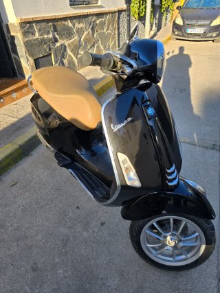 Vespa Primavera 50cc 4T Scooter
