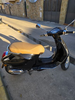 Vespa Primavera 50cc 4T Scooter