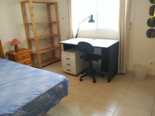 Mesa de estudio de madera