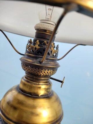 Lámpara de mesa vintage tipo quinqué
