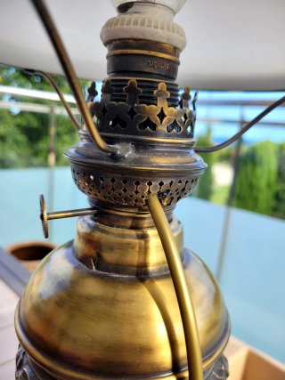 Lámpara de mesa vintage tipo quinqué