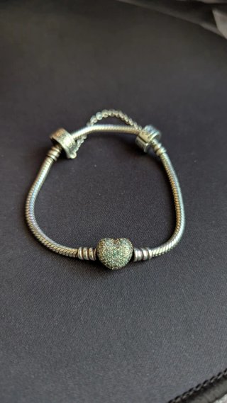 Pulsera de plata Pandora con charms