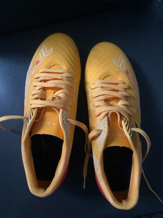 Botas de fútbol Tenth amarillas