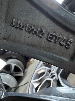 LLANTAS SKODA KAROQ RS 19 ORIGINALES CON NEUMÁTICO