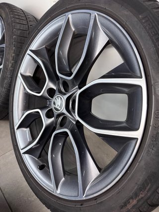 LLANTAS SKODA KAROQ RS 19 ORIGINALES CON NEUMÁTICO