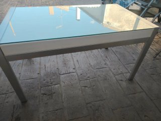 Mesa de salón cristal y metal