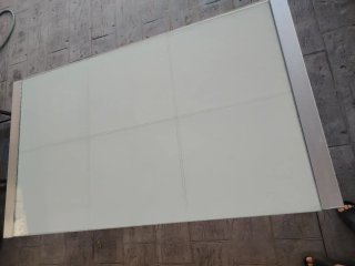 Mesa de salón cristal y metal