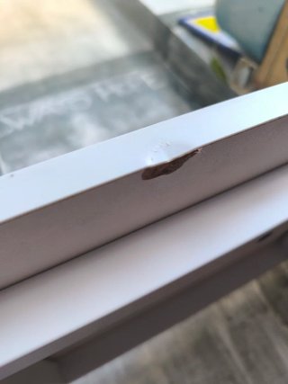 Escritorio plegable blanco y madera