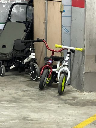 3 bicis infantiles, una convertible