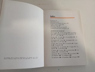 Libro de yoga para niños en italiano