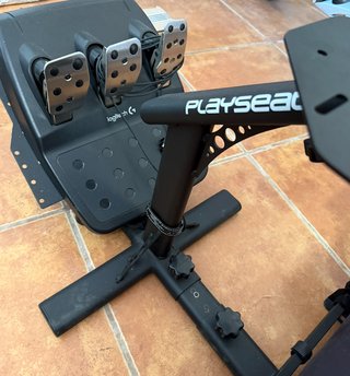 Playseat + Volante Logitech G920 + Pedales