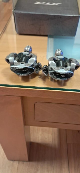Pedales Shimano XT M8100