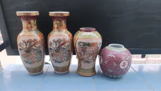 Conjunto de 4 jarrones de porcelana