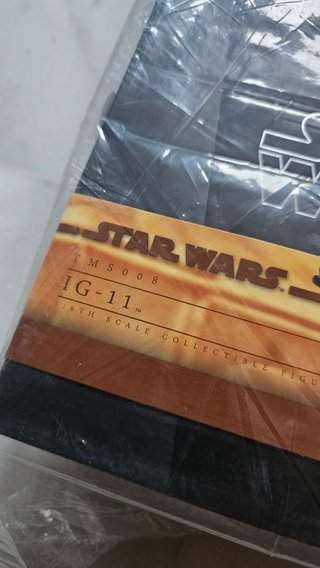 Hot Toys 1/6 TMS0008 IG-11 The Mandalorian