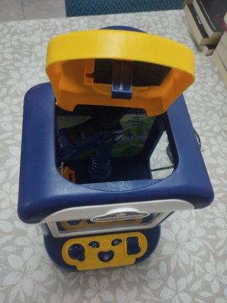 Máquina de muñecas con luz y sonido