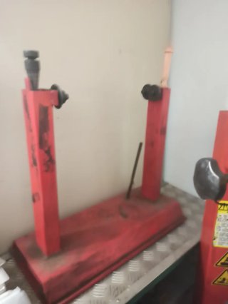 Maquina Desmontadora de Neumaticos.