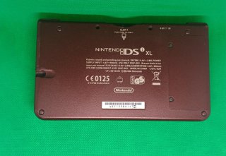 Console Nintendo DSi XL Bordeaux