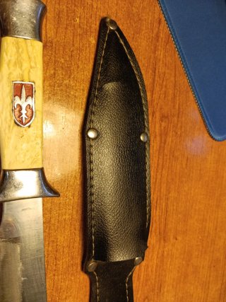 Machete de colección con funda
