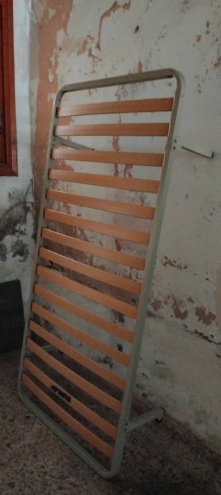 Somier con patas,cama de 90