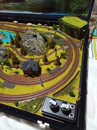 Maqueta Tren Escala Z en Maleta