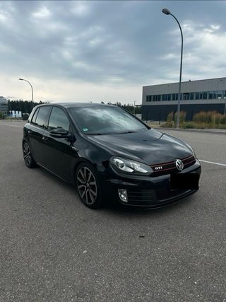 Volkswagen Golf VI GTI edicion Adidas