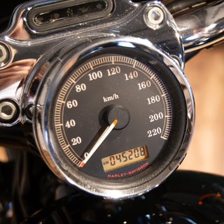 HARLEY DAVIDSON SPORTSTER XL883C
