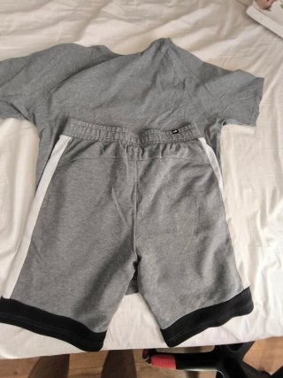Conjunto Puma Gris Camiseta y Pantalón Corto