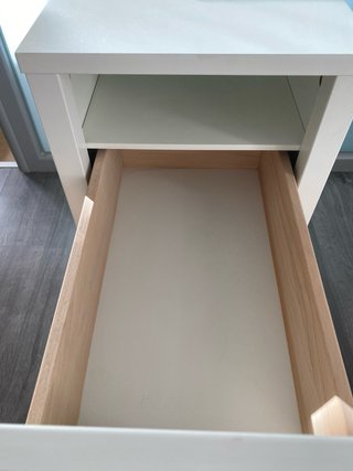 Mesita auxiliar blanca de madera