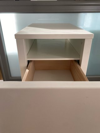 Mesita auxiliar blanca de madera
