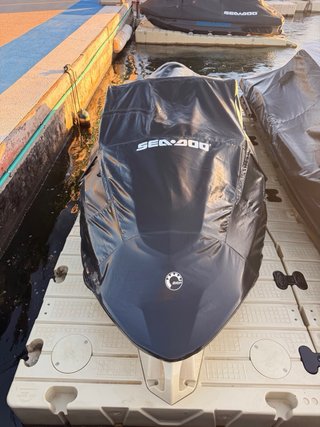 Moto de agua Sea-Doo Wake Pro 230