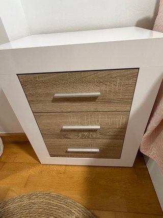 2 Mesitas de Noche Blancas y Madera
