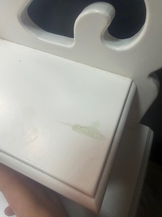 Tocador blanco con espejo y luces