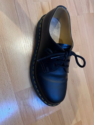Zapatos Dr. Martens negros de cuero
