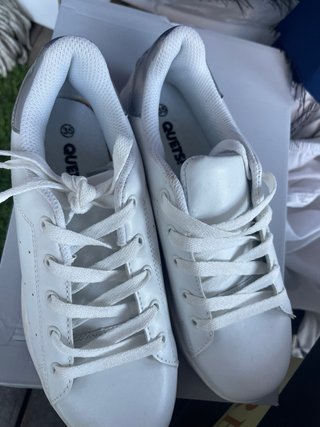 Zapatillas deportivas niña blancas y plateadas