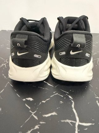 Nike Vomero 18 *NOVAS n40 Preto/Branco sapatilhas