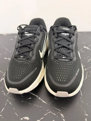 Nike Vomero 18 *NOVAS n40 Preto/Branco sapatilhas