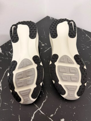 Nike Vomero 18 *NOVAS n40 Preto/Branco sapatilhas