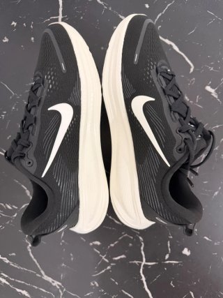 Nike Vomero 18 *NOVAS n40 Preto/Branco sapatilhas