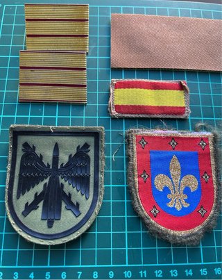 Lote parches + insignias militares españoles
