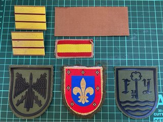 Lote parches + insignias militares españoles