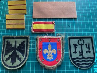 Lote parches + insignias militares españoles