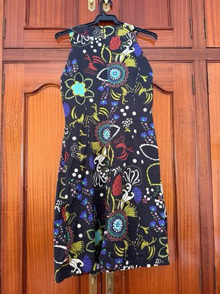 Conjunto de chaqueta y vestido estampado