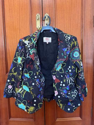 Conjunto de chaqueta y vestido estampado
