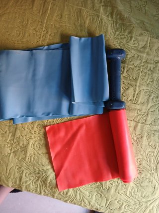 Bandas de ejercicio y pesa