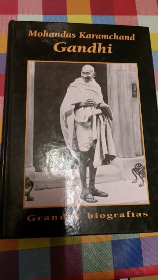 Libro biografía de Gandhi